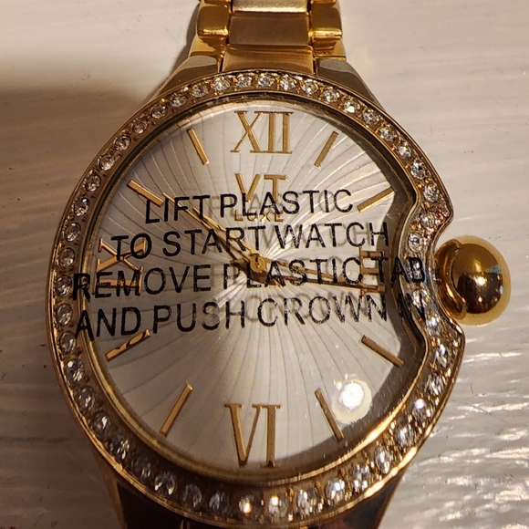 VT Luxe Watch - Picture 6 of 6
